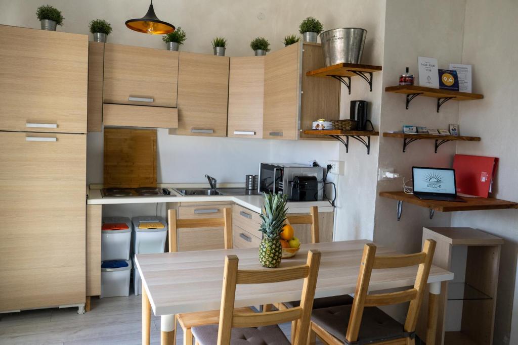 Kuchyňa alebo kuchynka v ubytovaní Attico43 Openspace Fronte Mare