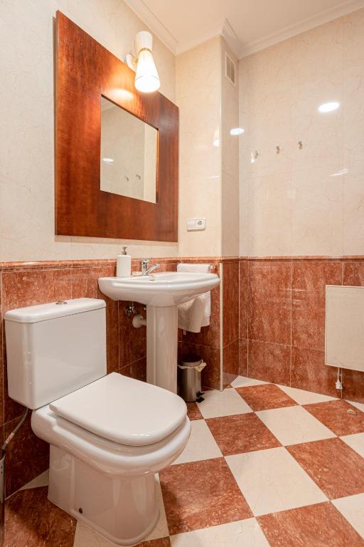 Koupelna v ubytování DE LA GUARDIA SUITE ROSAL