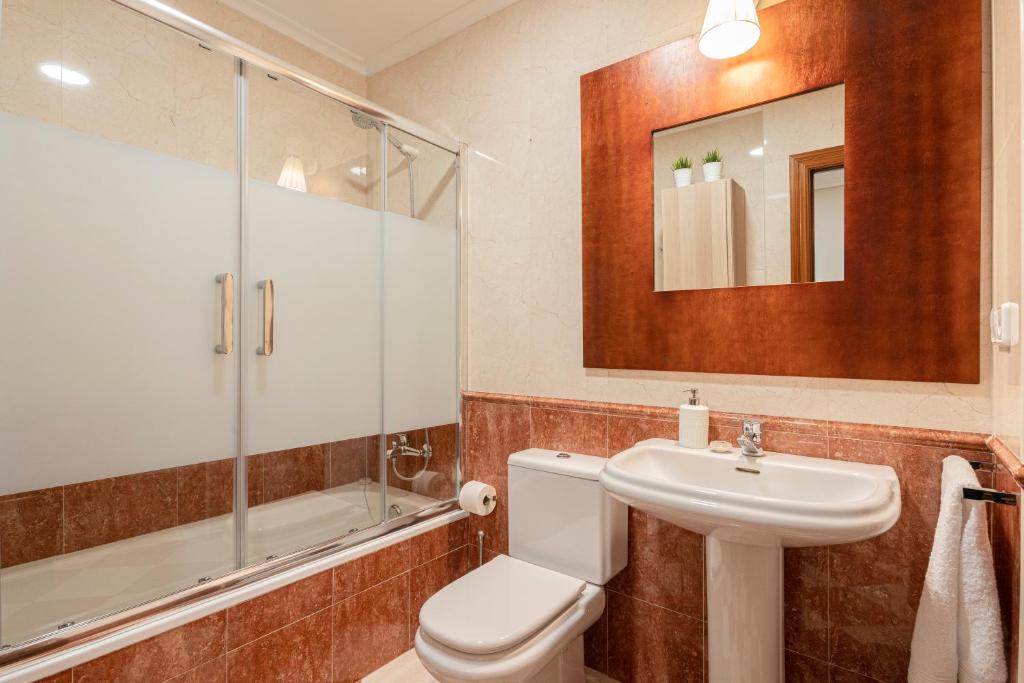 Koupelna v ubytování DE LA GUARDIA SUITE ROSAL
