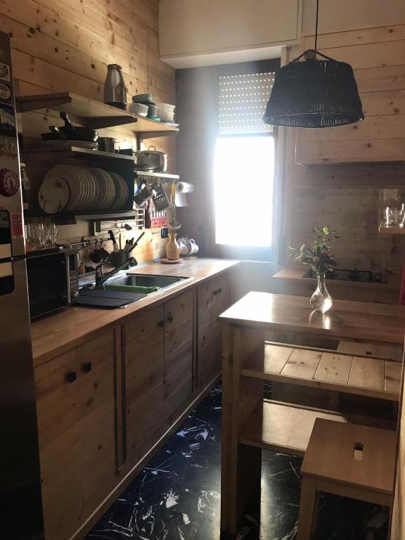 Kuchyň nebo kuchyňský kout v ubytování Light Home