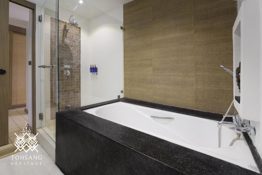 Tohsang Heritage Khongjiam - King Suite Mit Balkon