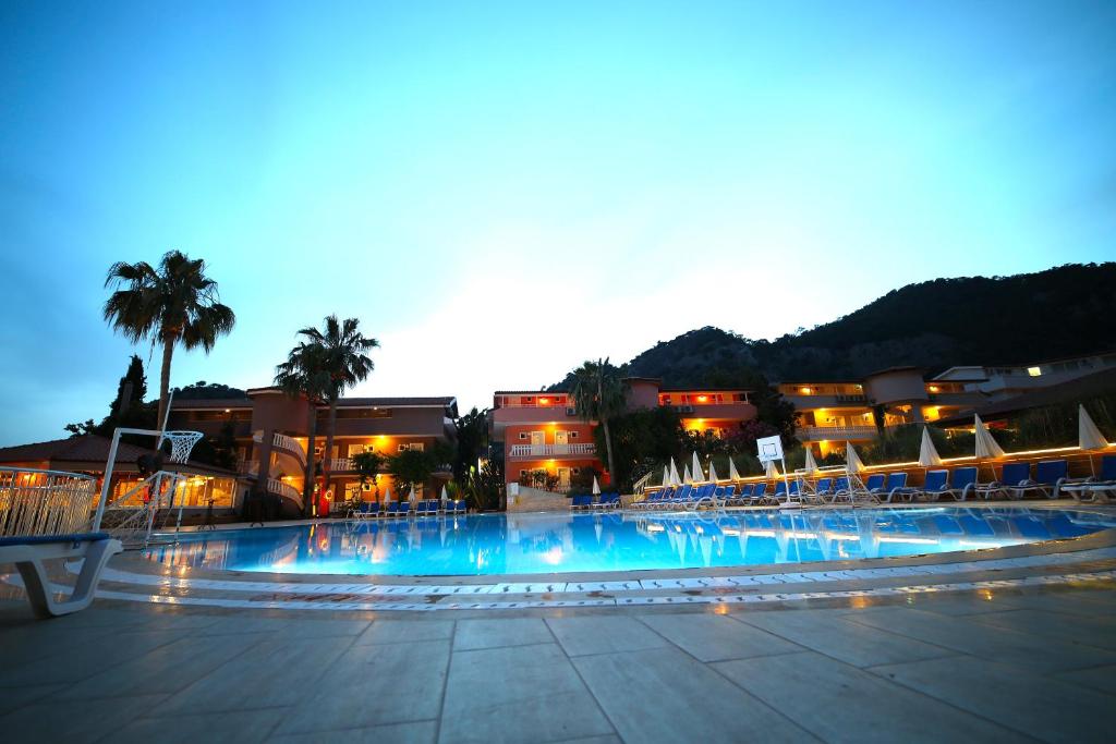 The swimming pool at or close to Ölüdeniz Turquoise Hotel - All Inclusive