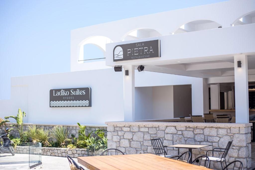 Restaurace v ubytování Ladiko Suites - Faliraki