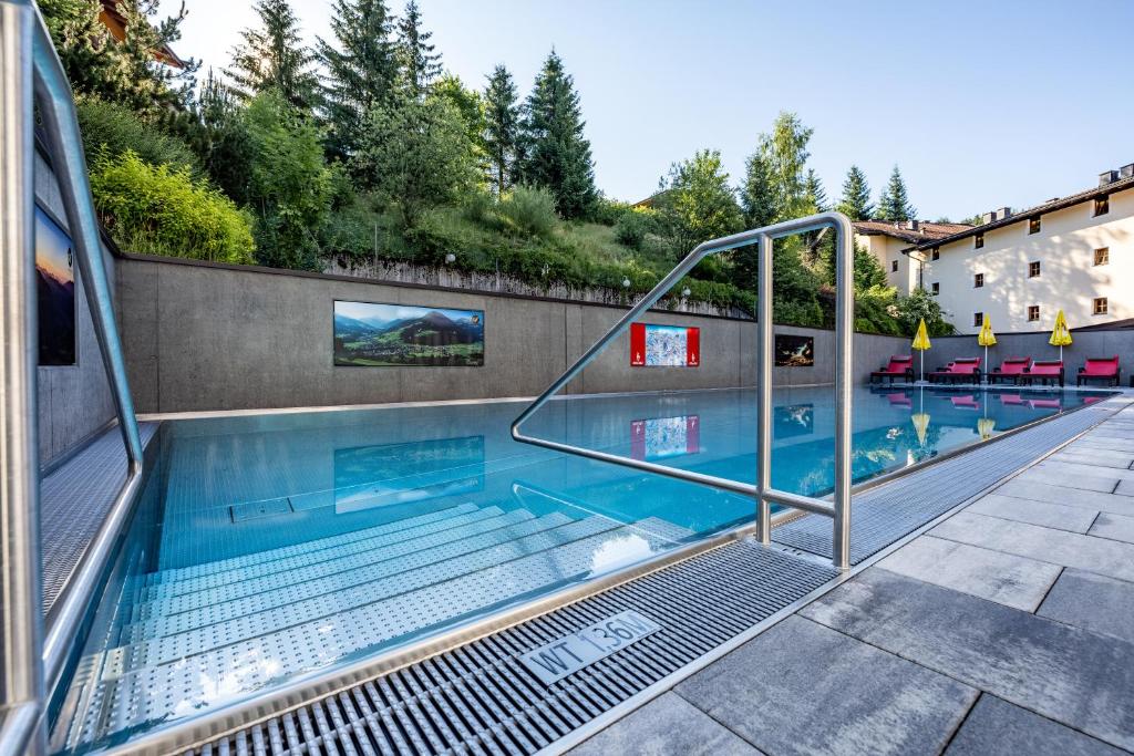 Bazén v ubytování Lifthotel nebo v jeho okolí