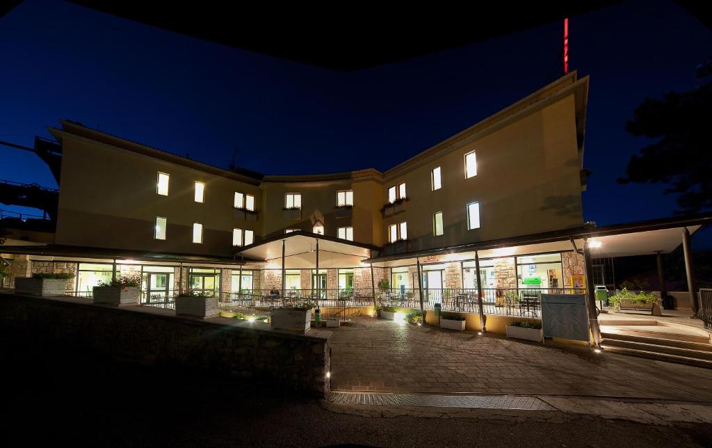 Budova, kde se hotel nachází
