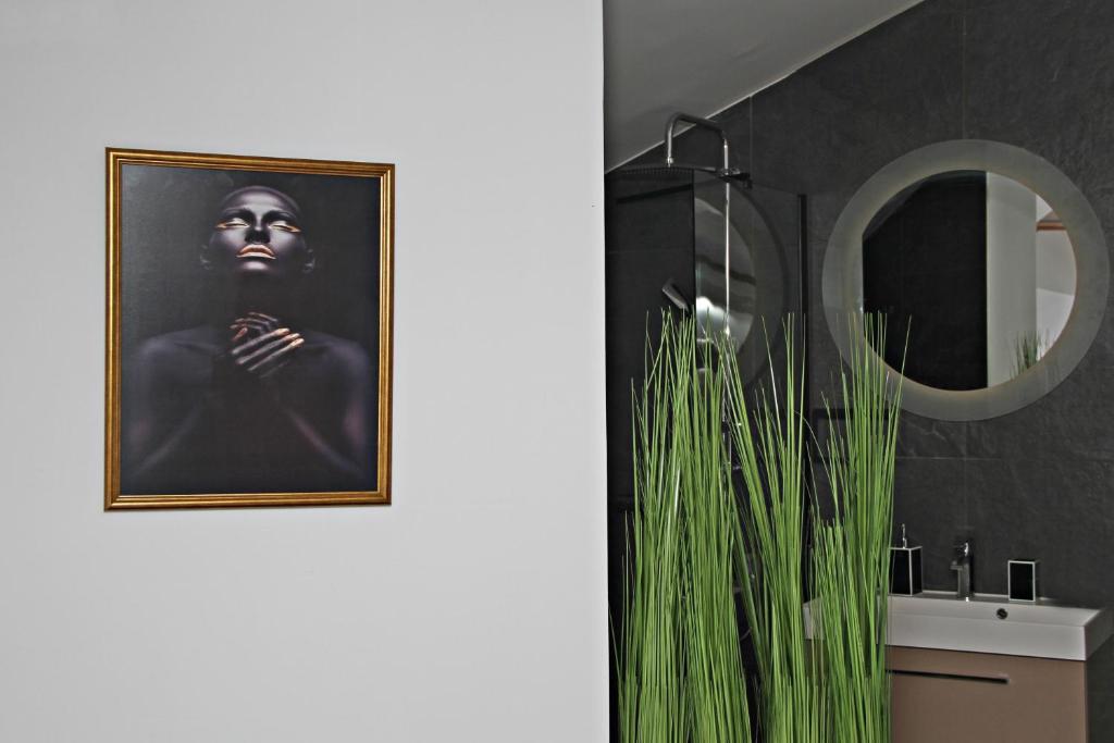 A bathroom at Player's Pool&Rooms