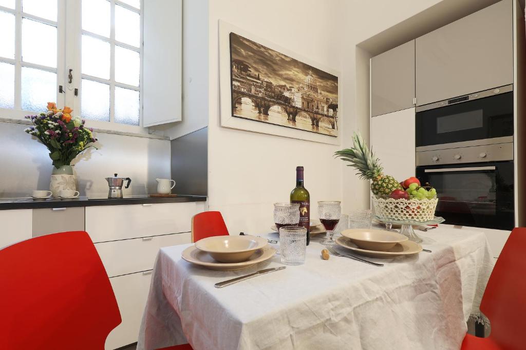 Kuchnia lub aneks kuchenny w obiekcie Grand Tour Rome Apartment - Liberty Collection