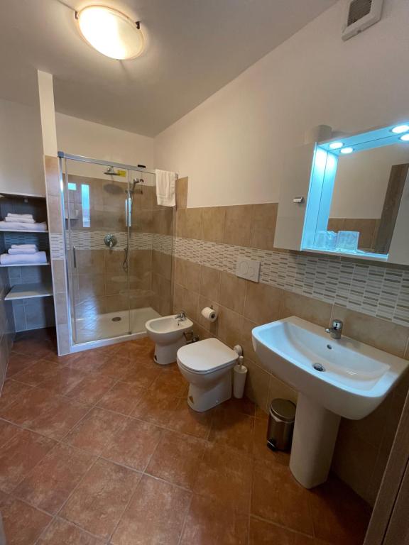 Ένα μπάνιο στο Hotel Duca di Tromello