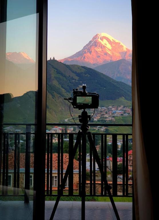 Vista general d'una muntanya o vistes d'una muntanya des de l'hostal o pensió
