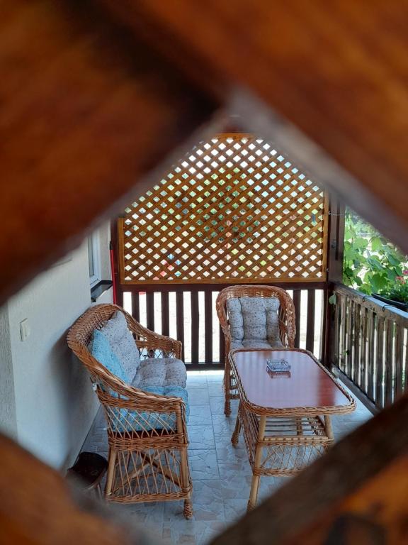 Balkón nebo terasa v ubytování Apartmani Petar