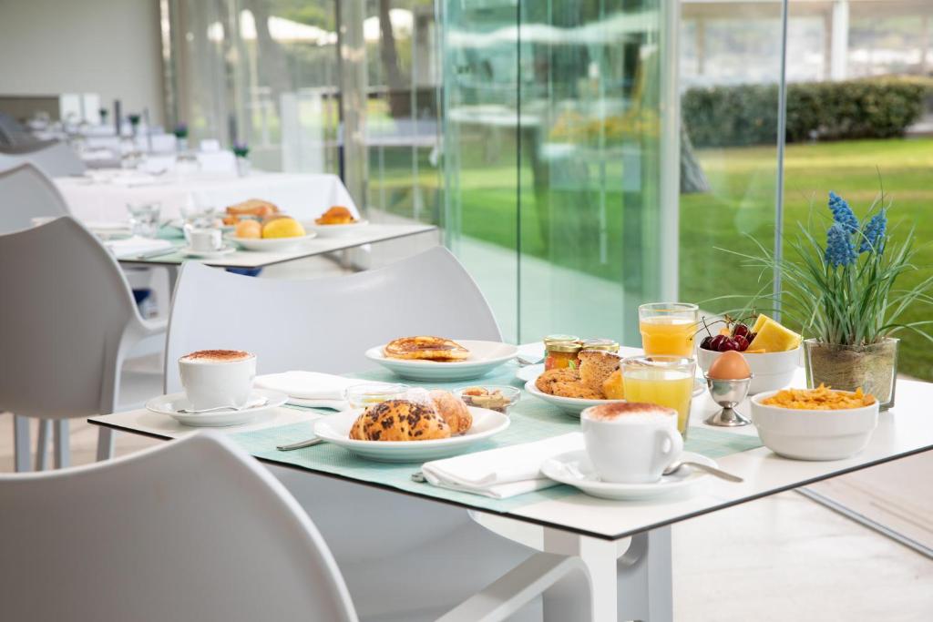 Eten bij of ergens in de buurt van het hotel

