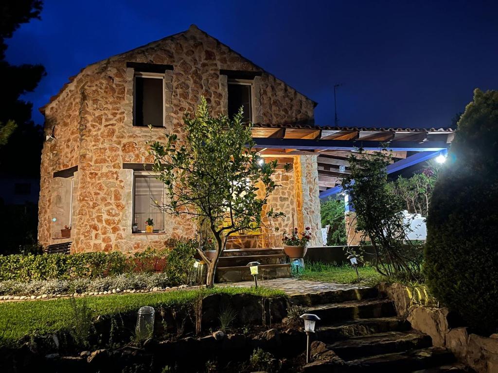 A garden outside Casa con encanto