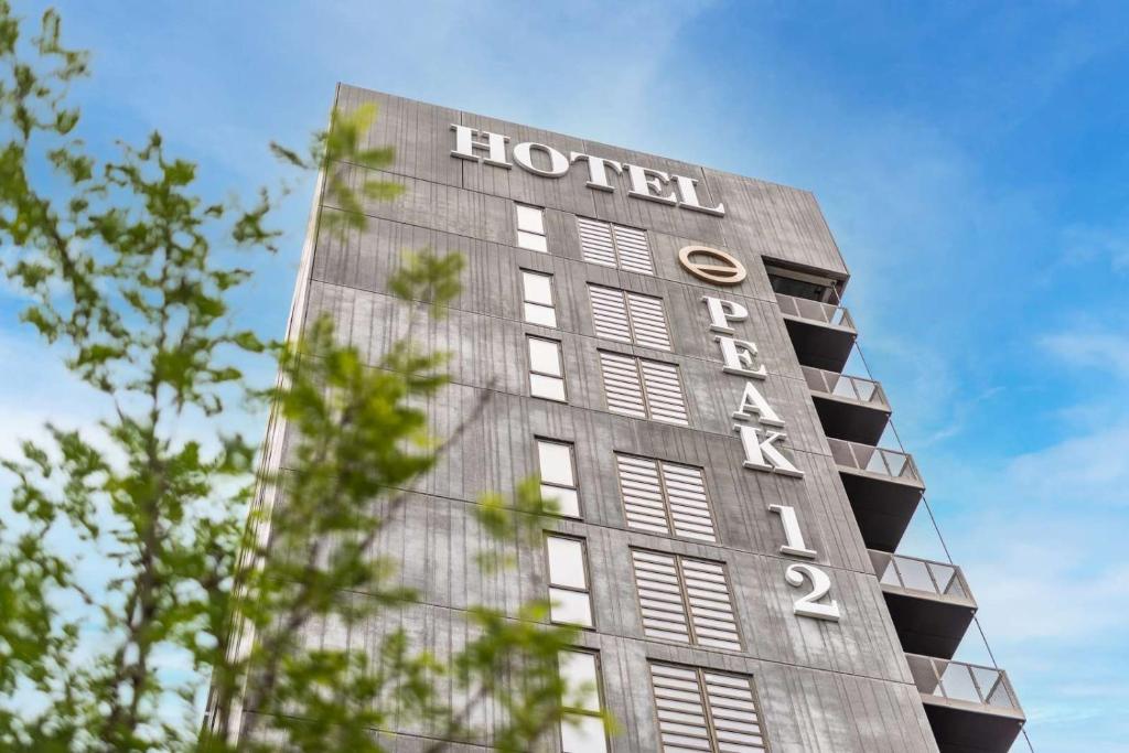 O edifício onde o hotel está situado