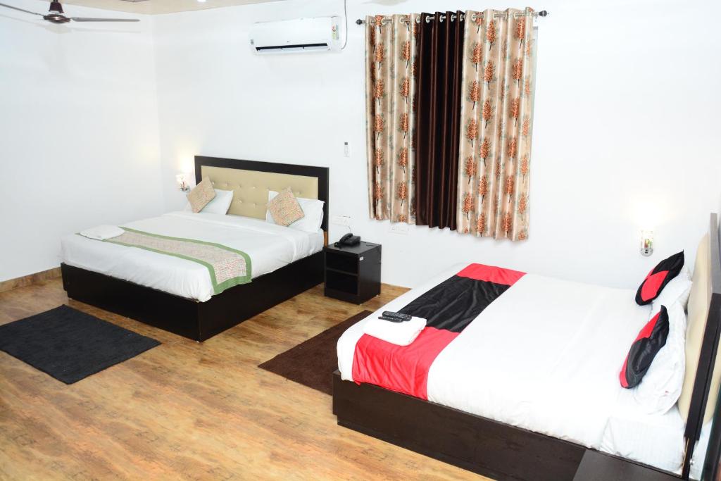 HOTEL POLOMAX - Family Room With Mountain View