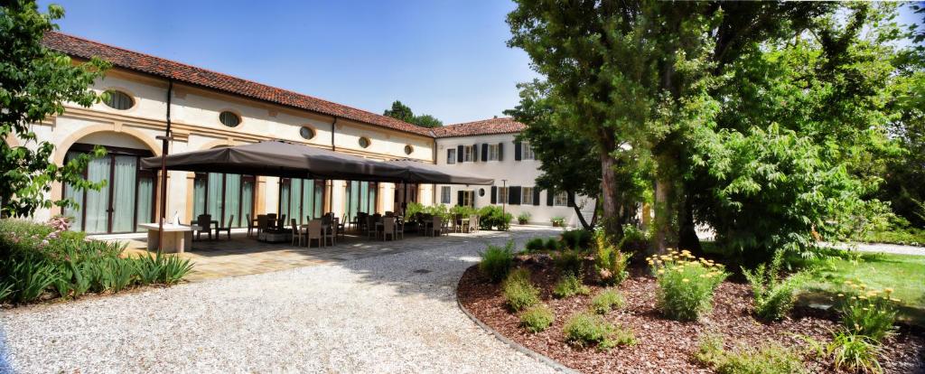 Gallery image of Hotel Ristorante Magia del Brenta in Fiesso dʼArtico