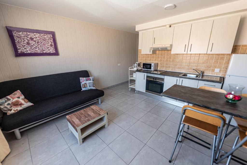 Kuchyň nebo kuchyňský kout v ubytování Edificio Prieto VIV 8