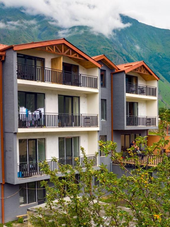 Vista general d'una muntanya o vistes d'una muntanya des de l'hostal o pensió