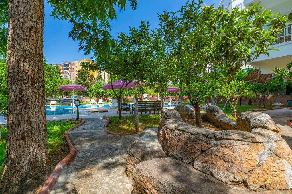 The swimming pool at or close to Melissas Suites Lara