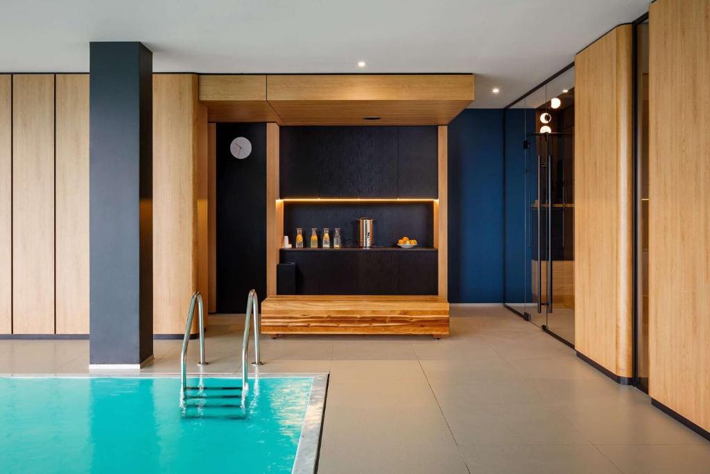 Bazén v ubytování ШПИЦІ Hotel & SPA nebo v jeho okolí