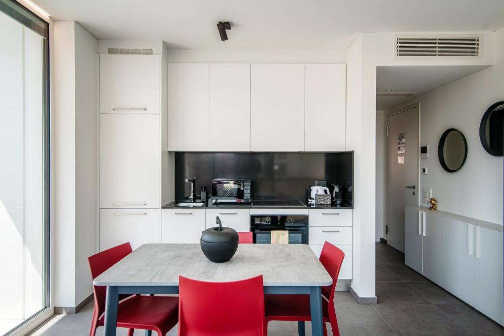 Flat Iron Apartments by Quokka 360 - modern building 5 min from the centre of Lugano - One-Bedroom Apartment