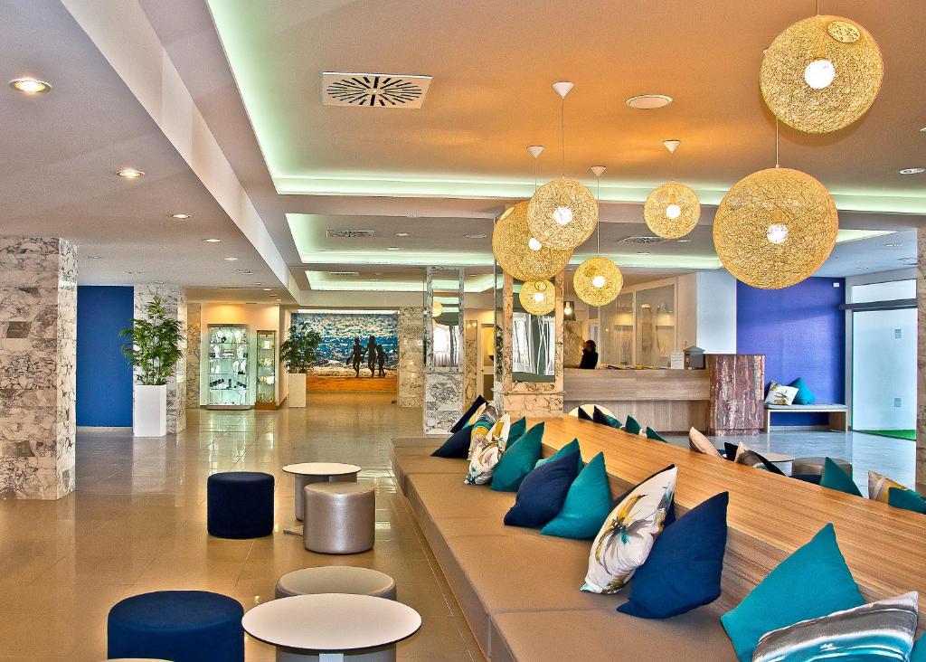 Posezení v ubytování BQ Delfín Azul Hotel