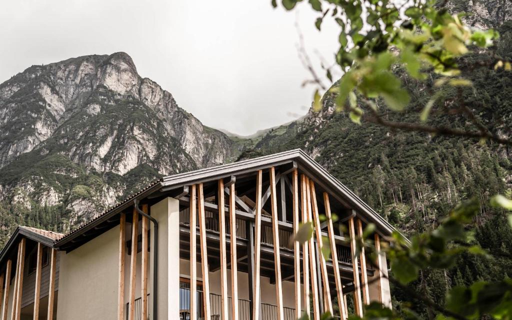 Widok na góry z tego aparthotelu
