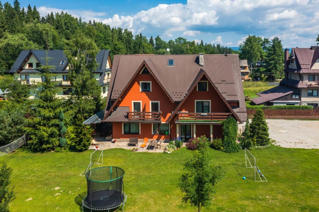 una vista aérea de una casa en Willa Konda, en Białka Tatrzanska