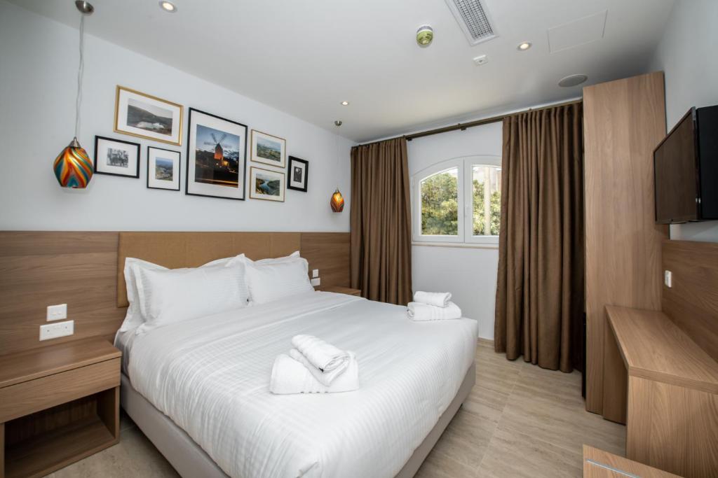 Bliss Boutique Living - 1