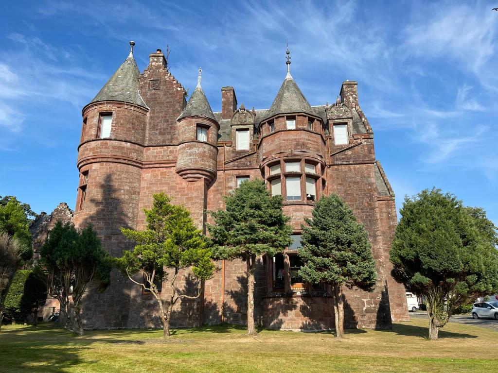 Dalmore House The Duchess Apartment, Helensburgh, UK