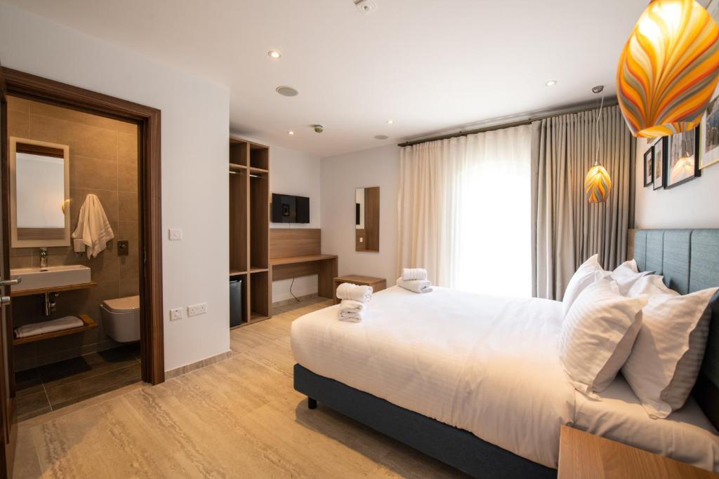 Bliss Boutique Living - Double Room With Balcony