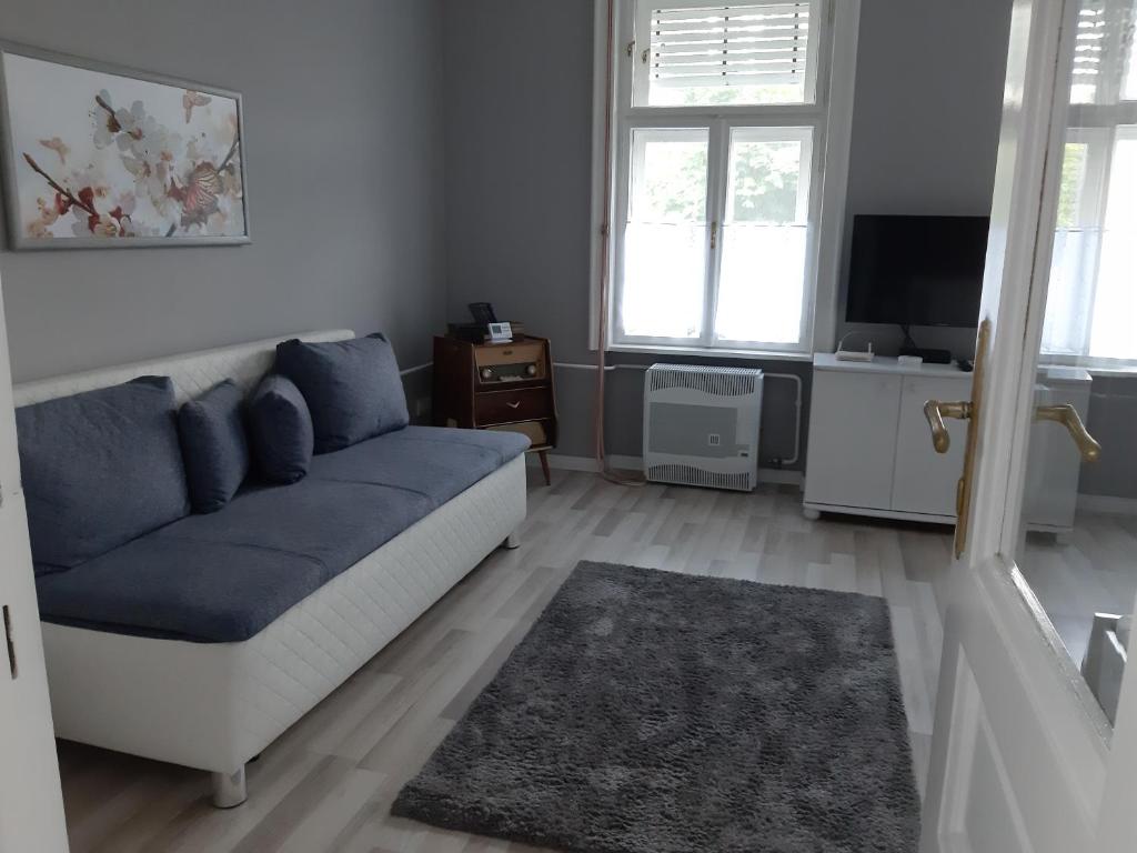 A seating area at Jade Vendégház