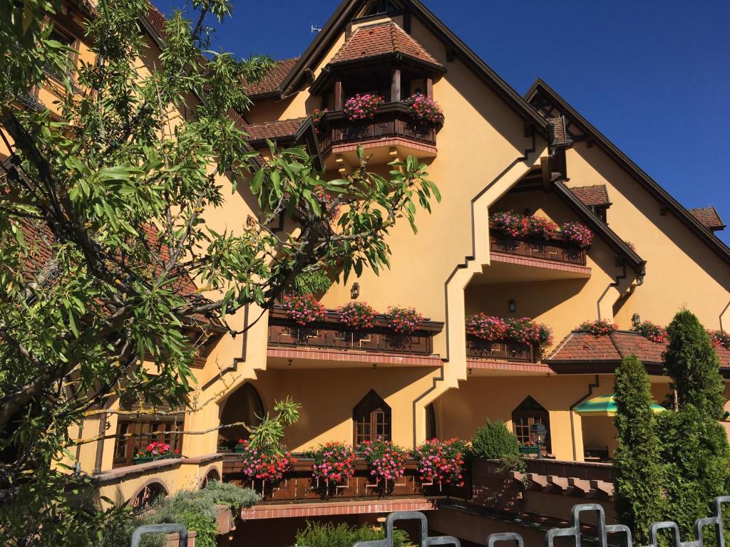 Budova, kde se hotel nachází