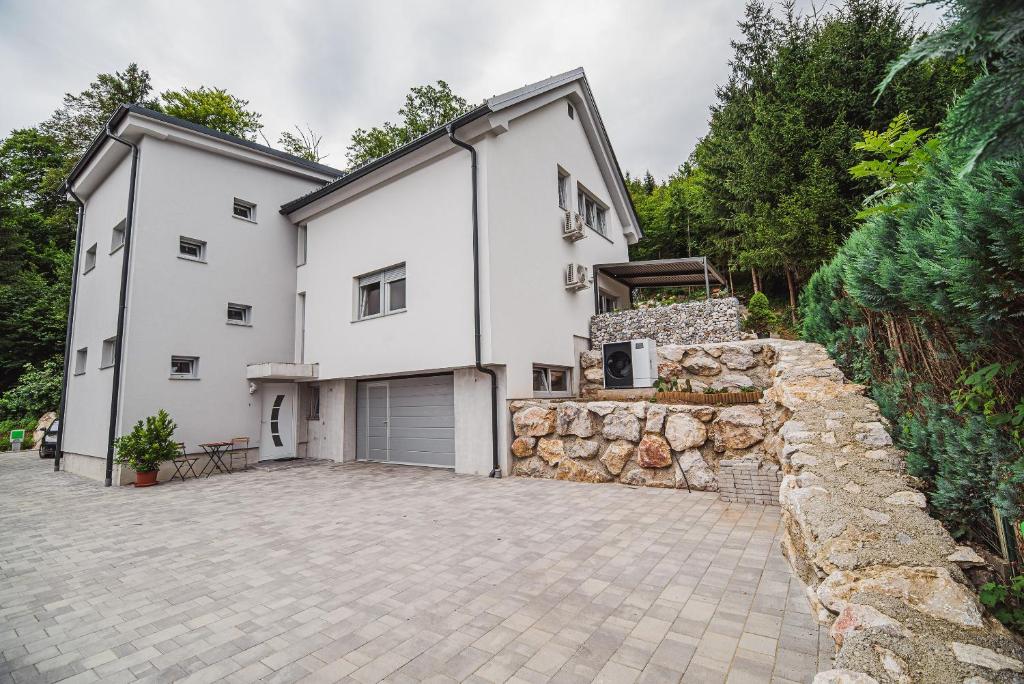 Budova, kde se apartmán nachází