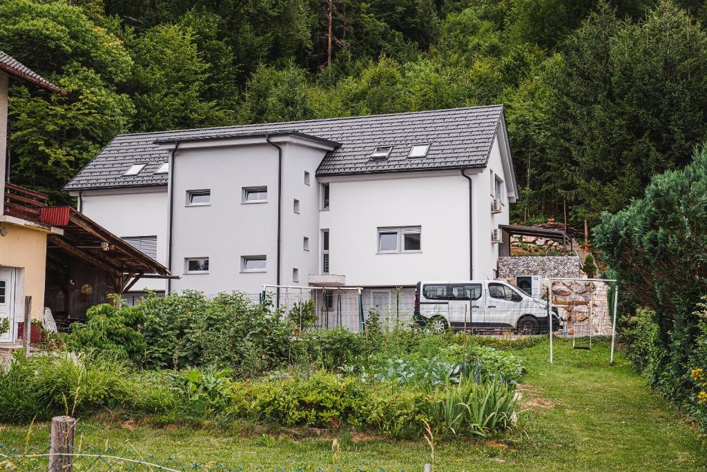 Budova, kde se apartmán nachází