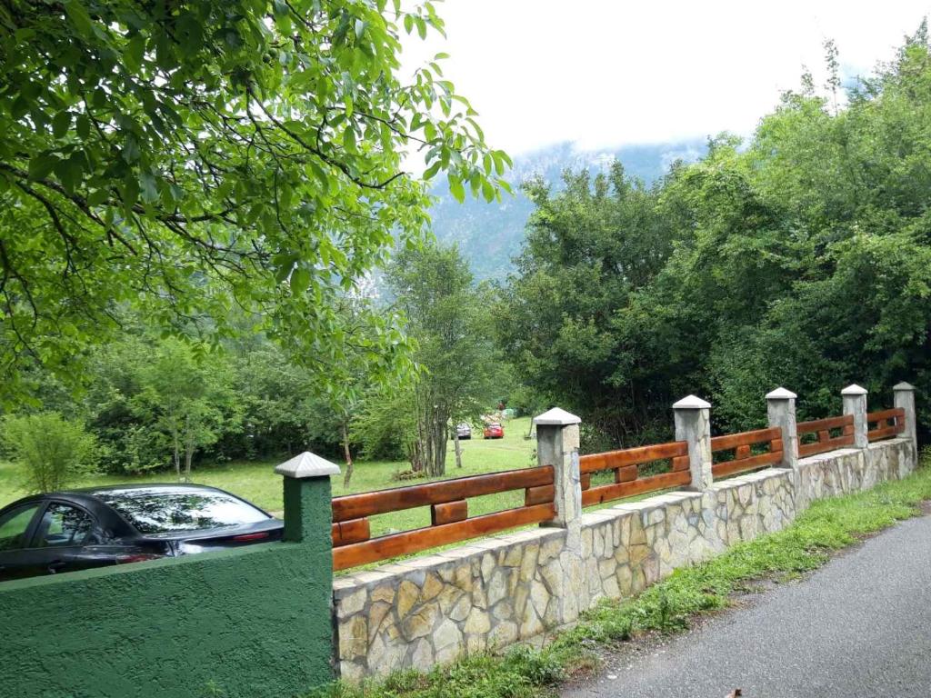 Příroda nedaleko prázdninového areálu