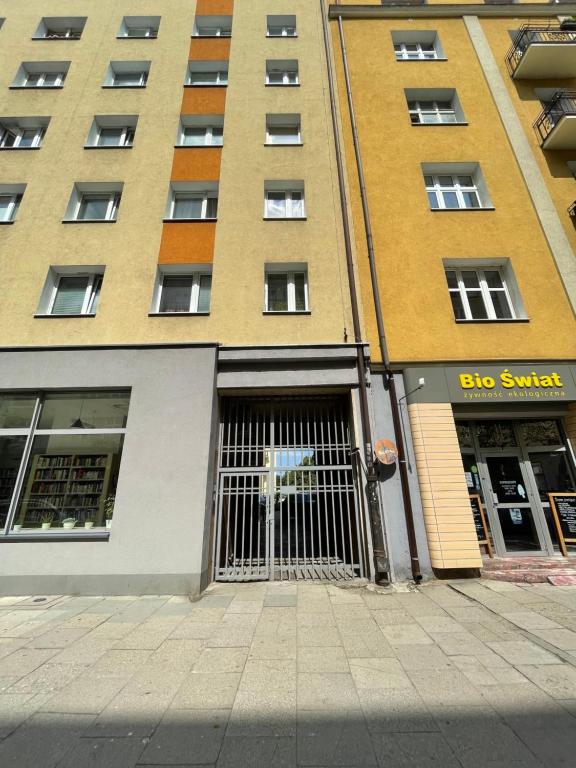 Budova, v ktorej sa apartmán nachádza
