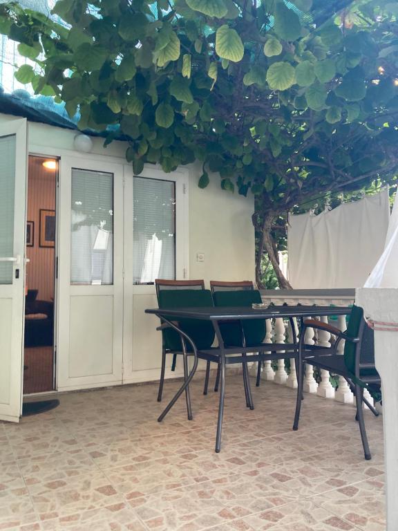 Fotografia z galérie ubytovania Apartmani Dalmacija v destinácii Biograd na Moru