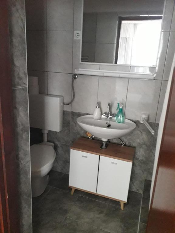 Fotografia z galérie ubytovania Apartmani Dalmacija v destinácii Biograd na Moru