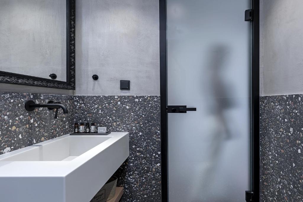 The Athenians Art Apartments - Resim 38