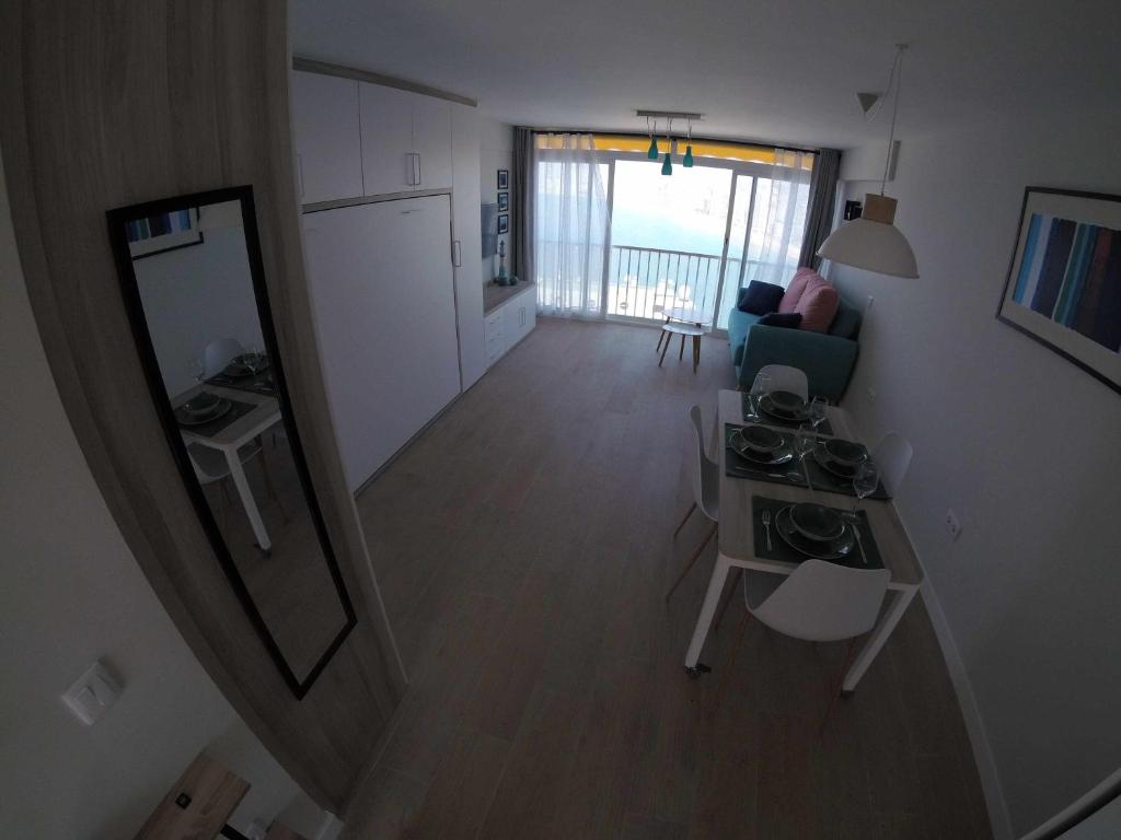 Kuchyň nebo kuchyňský kout v ubytování Apartamento El faro de Benidorm