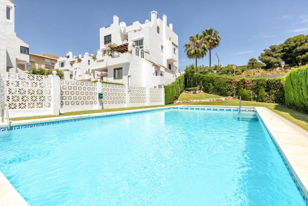 Bazén v ubytovaní Front Sea View Penthouse alebo v jeho blízkosti
