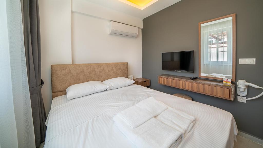 Midpoint Suites - Apartment
