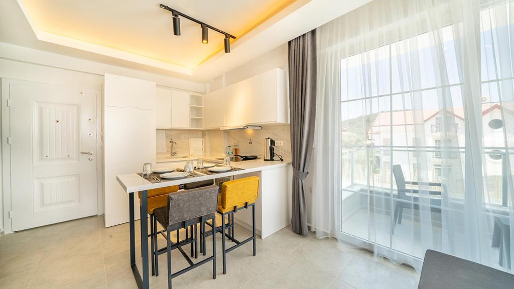 Midpoint Suites - Apartment
