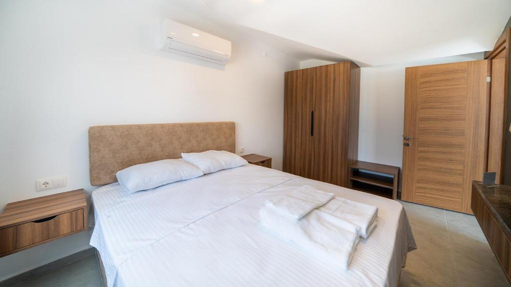 Midpoint Suites - Apartment