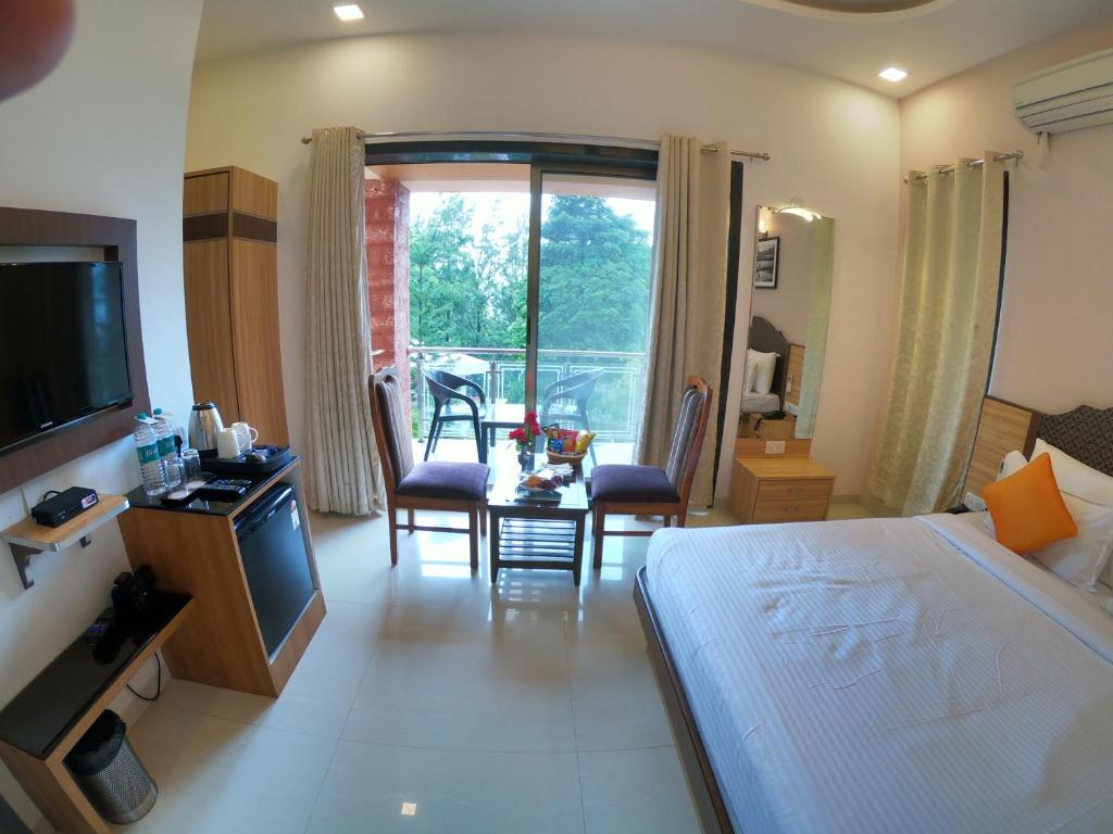 Jivanta Mahabaleshwar - Salle Exécutive Avec Balcon