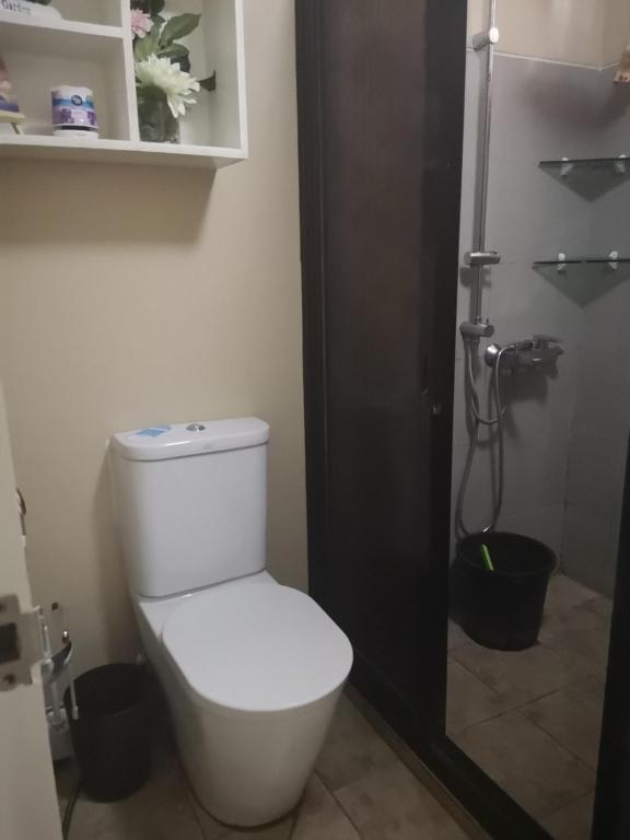 Koupelna v ubytování Pico de Loro Staycation (3 beds- 6 pax)
