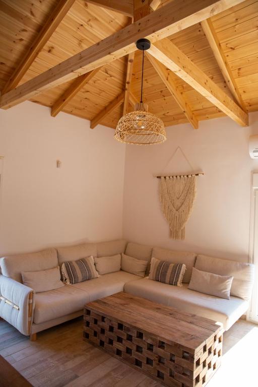Kép Mani Luxury Villa with Private Pool szállásáról Khalíkia városában a galériában