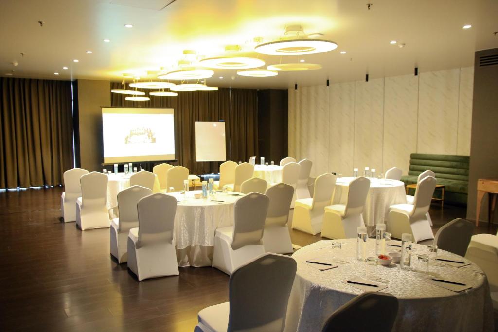 Posezení v ubytování Udman Hotel Greater Noida