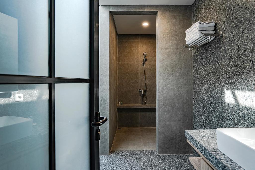 LOA Living Solo Baru - Suite