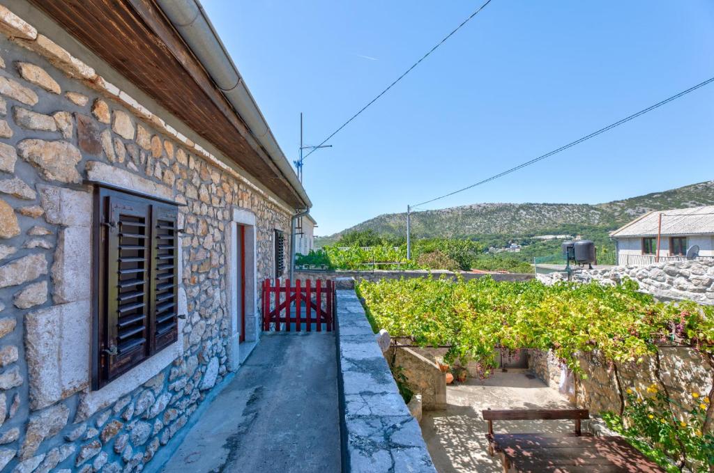 Nespecifikovaný výhled na hory nebo výhled na hory při pohledu z apartmánu